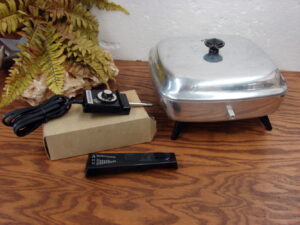 Like New Vintage Mirro-Matic Electric Chicken Frying Pan w/ Lid #271M Tested Working