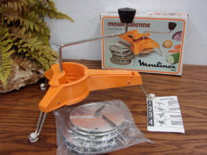 Brand New Vintage Mouli-Julienne #445 Salad Maker Complete 5 Disc Set w/ Instructions
