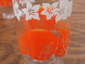 Set/6 Vintage Anchor Hocking Orange and White Orange Flower Juice Glasses 4" No Leaves
