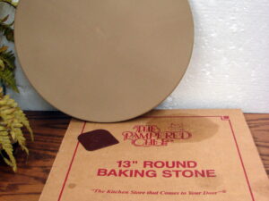 Pampered Chef Family Heritage 13" Stoneware Pizza Pan w/ Original Box Scraper