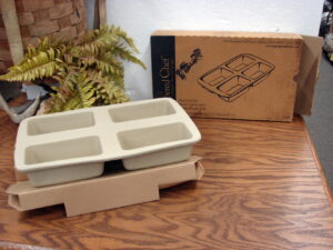 Pampered Chef Mini 4 Loaf Stoneware Bread Pan Family Heritage Collection w/ Box #1418