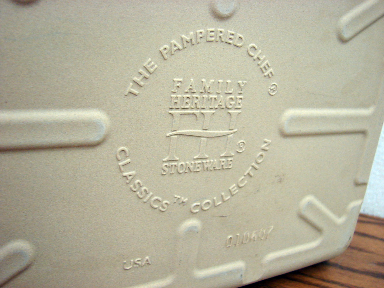 Pampered Chef Family Heritage Stoneware Medium Bar Pan 14 x 9 #1449 - Image 2