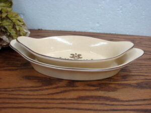 Two Sizes Vintage Pfaltzgraff Village Dinnerware Au Gratin Dishes 9" and 11"