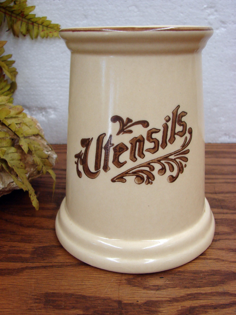 Vintage Pfaltzgraff Village Dinnerware Utensils Crock