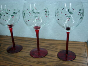 Set/8 Pfaltzgraff Winterberry Hand Painted Red Stem 16 oz Balloon Wine Glasses