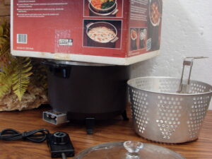 Vintage Presto Kitchen Kettle 6-Quart Multi-Cooker #6000 in Original Box