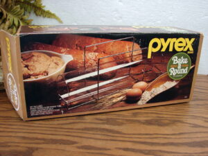 Vintage PYREX #990 Bake a Round French Bread Baking Tube w/ Stand and Box