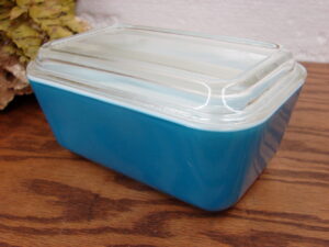 Vintage PYREX Horizon Blue #502 Medium Refrigerator Dish w/ Lid as is