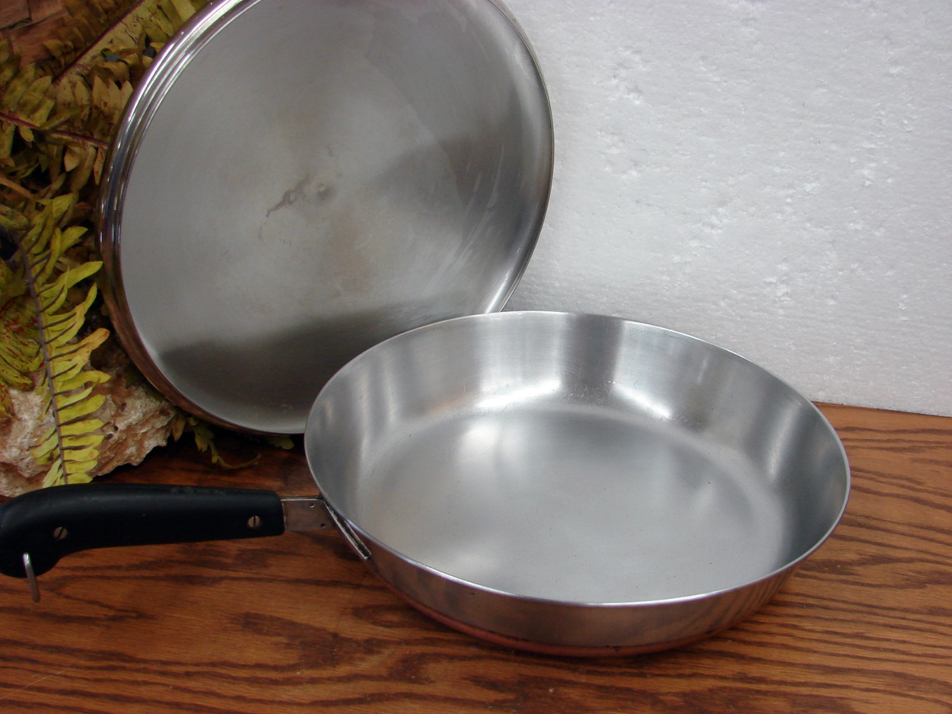 Vintage Copper Bottom Revere Ware 12" Skillet Frying Pan w/ Lid - Image 5