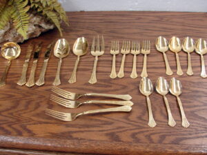 21 Pc Rogers Royal Gallery Gold Plated Flatware Knives Forks Spoons Serving Pieces