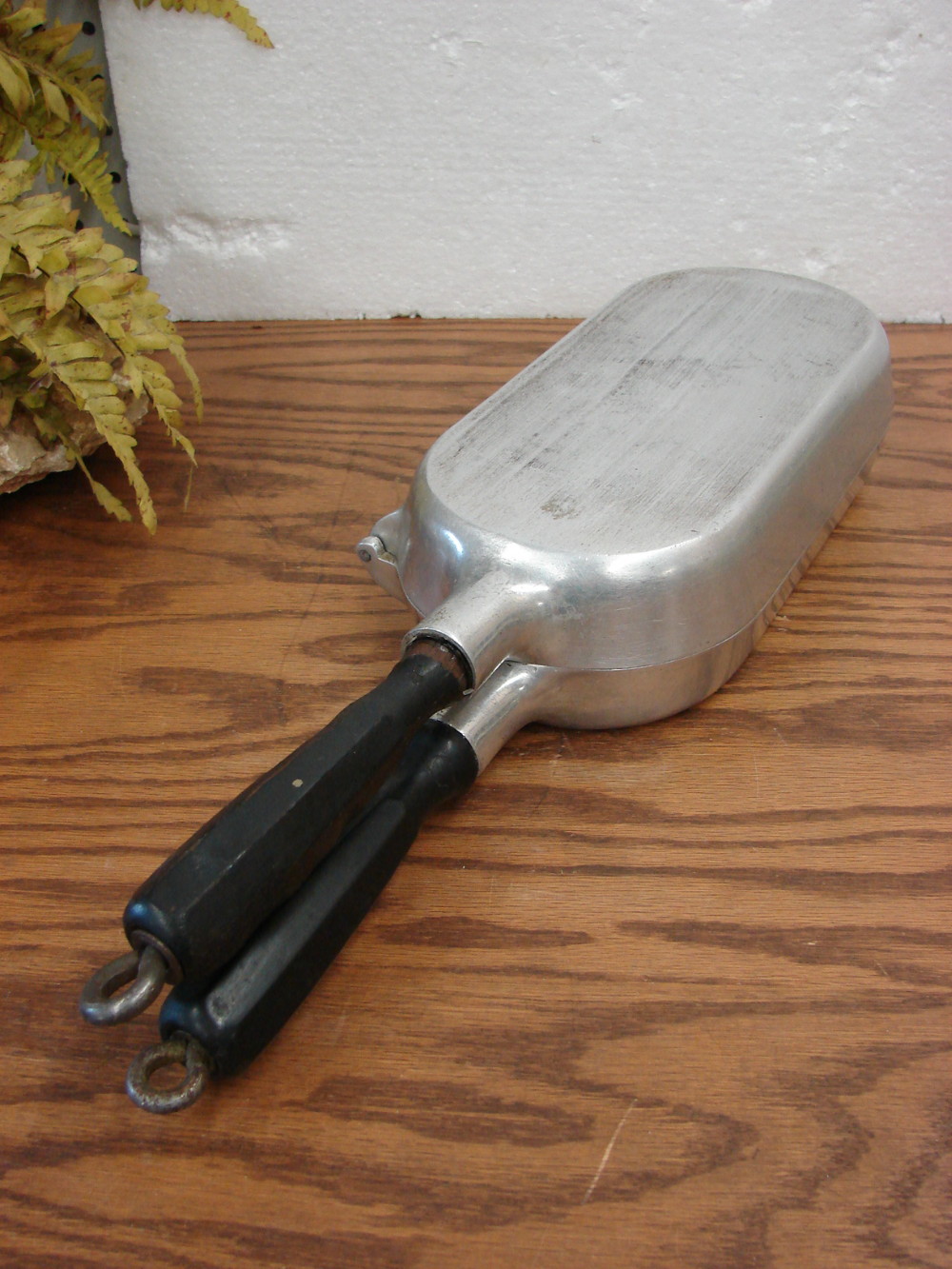 Vintage Super Maid Cookware Hinged Folding Cast Aluminum Omelet Fish Pan - Image 2