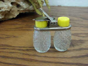 Vintage Pressed Pattern Glass Travel Salt Pepper Shakers w/ Spring Loaded Lids Yellow Tops