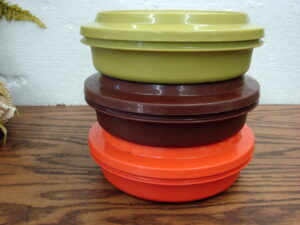 6 pc Vintage Tupperware #1206 and 1207 Luncheon Plate/Lid and Bowl Sets Harvest Colors