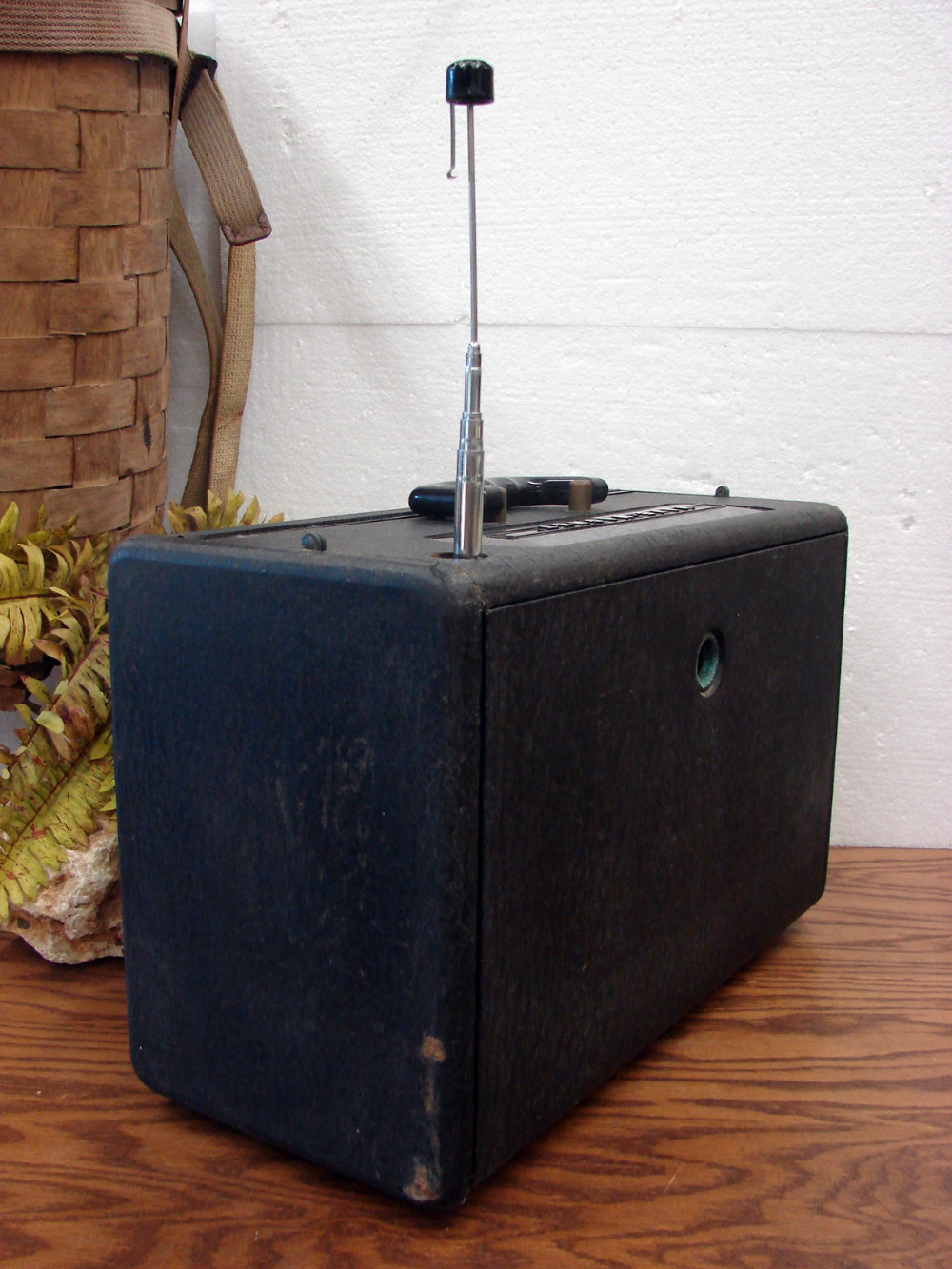 Vintage 1950's L600 Zenith Trans-Oceanic Super DeLuxe Tube Radio w/ Headphones Guide - Image 11