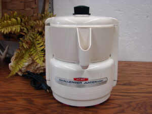 Commercial Grade Electric ACME Challenger JUICERator Centrifugal #7001 Vegetable Fruit Juicer Tested