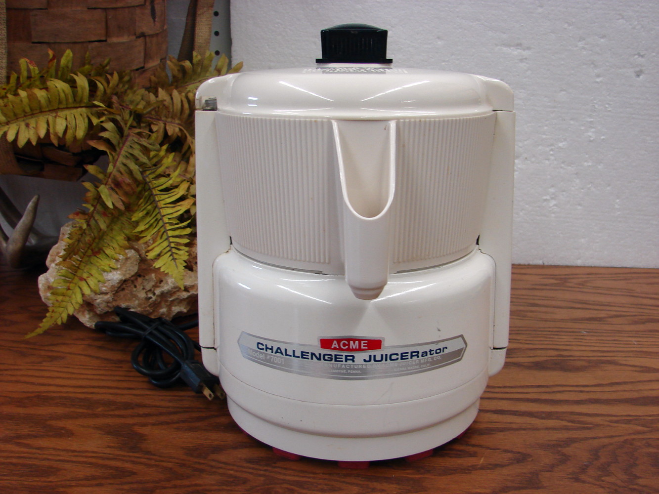 Commercial Grade Electric ACME Challenger JUICERator Centrifugal #7001 Vegetable Fruit Juicer Tested