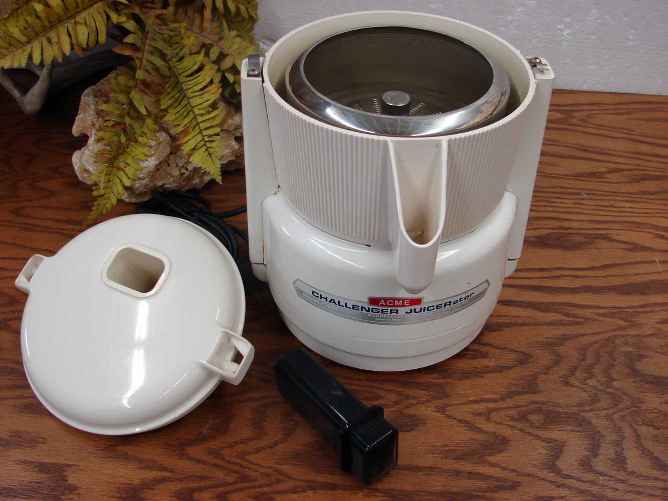 Commercial Grade Electric ACME Challenger JUICERator Centrifugal #7001 Vegetable Fruit Juicer Tested - Image 2