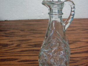 Vintage Anchor Hocking Early American Prescut Star of David Glass Cruet w/ Stopper