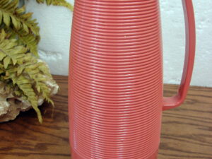 Vintage 1960's Salmon Colored Ribbed Aladdin Hot Cold Picnic Vacuum Bottle Pitcher