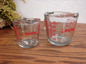 Matching Vintage Anchor Hocking Red Logo Clear Glass 1 and 2 Cup Measuring Cup