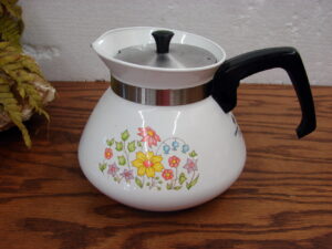 Vintage Corning Ware Corelle Spring Meadow Wildflower Pattern 6 Cup Tea Pot P-104