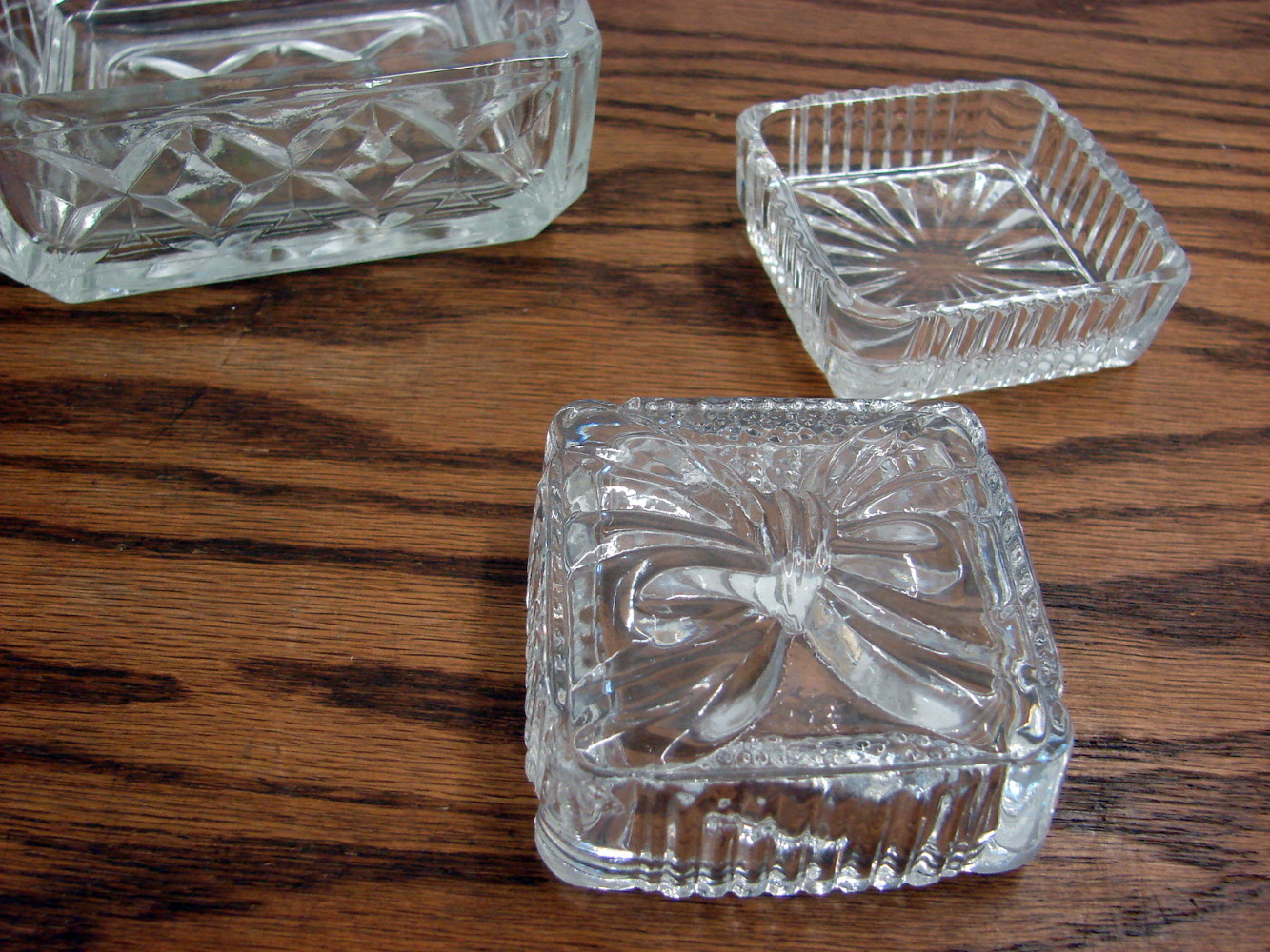 Set/2 Vintage Clear Crystal Glass Trinket Boxes XXX and Small Bow Lid Box - Image 2