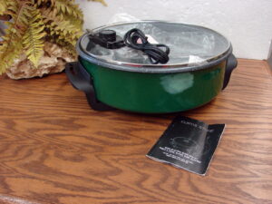 Brand New as is Curtis Stone #10209 Hunter Green 3 in 1 Indoor Grill Roaster