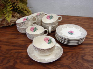 Set/8 Vintage Cups and Saucers Delmar Rose 22KT Gold Iva-Lure Crooksville OH Dinnerware