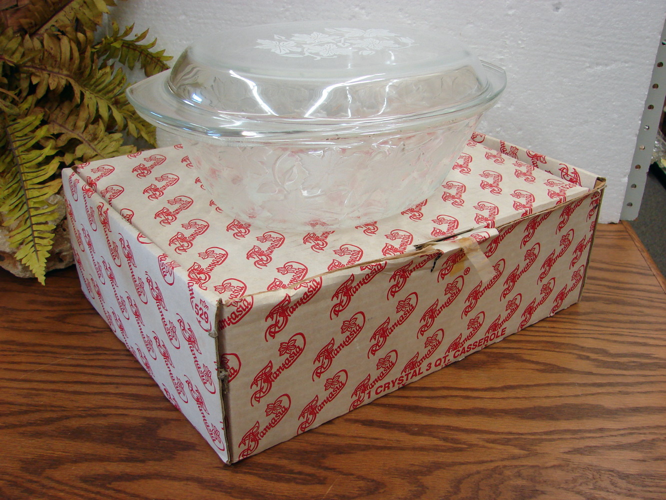 Retired Princess House Fantasia Raised Relief Frosted Crystal Poinsettia Covered Oval Baker #529 - Image 2