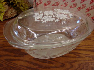 Retired Princess House Fantasia Raised Relief Frosted Crystal Poinsettia Covered Oval Baker #529
