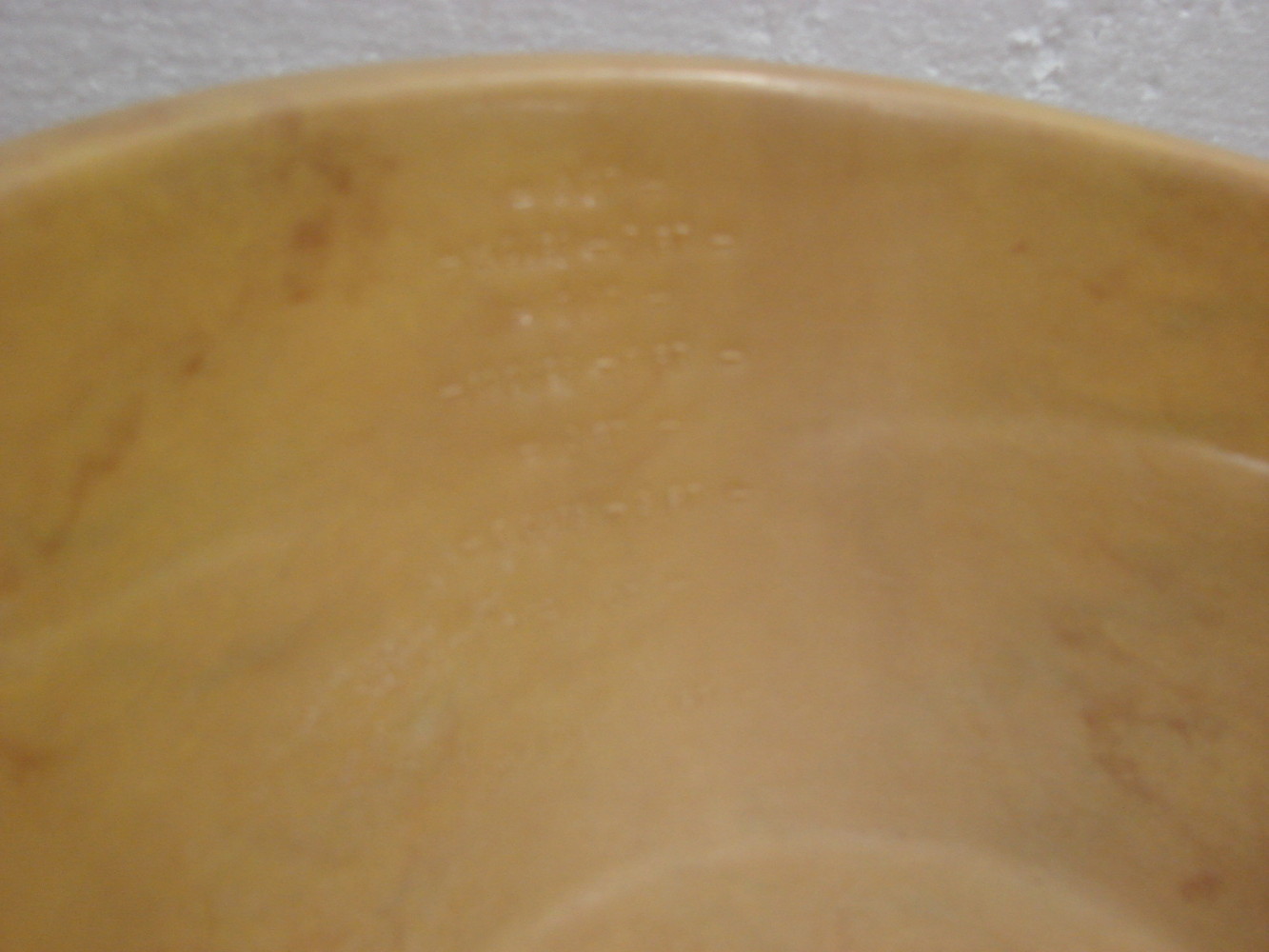 Vintage MCM Melamine Marbled Fesco 4 Qt Lightweight Mixing Prep Bowl w/ Measurements - Image 2