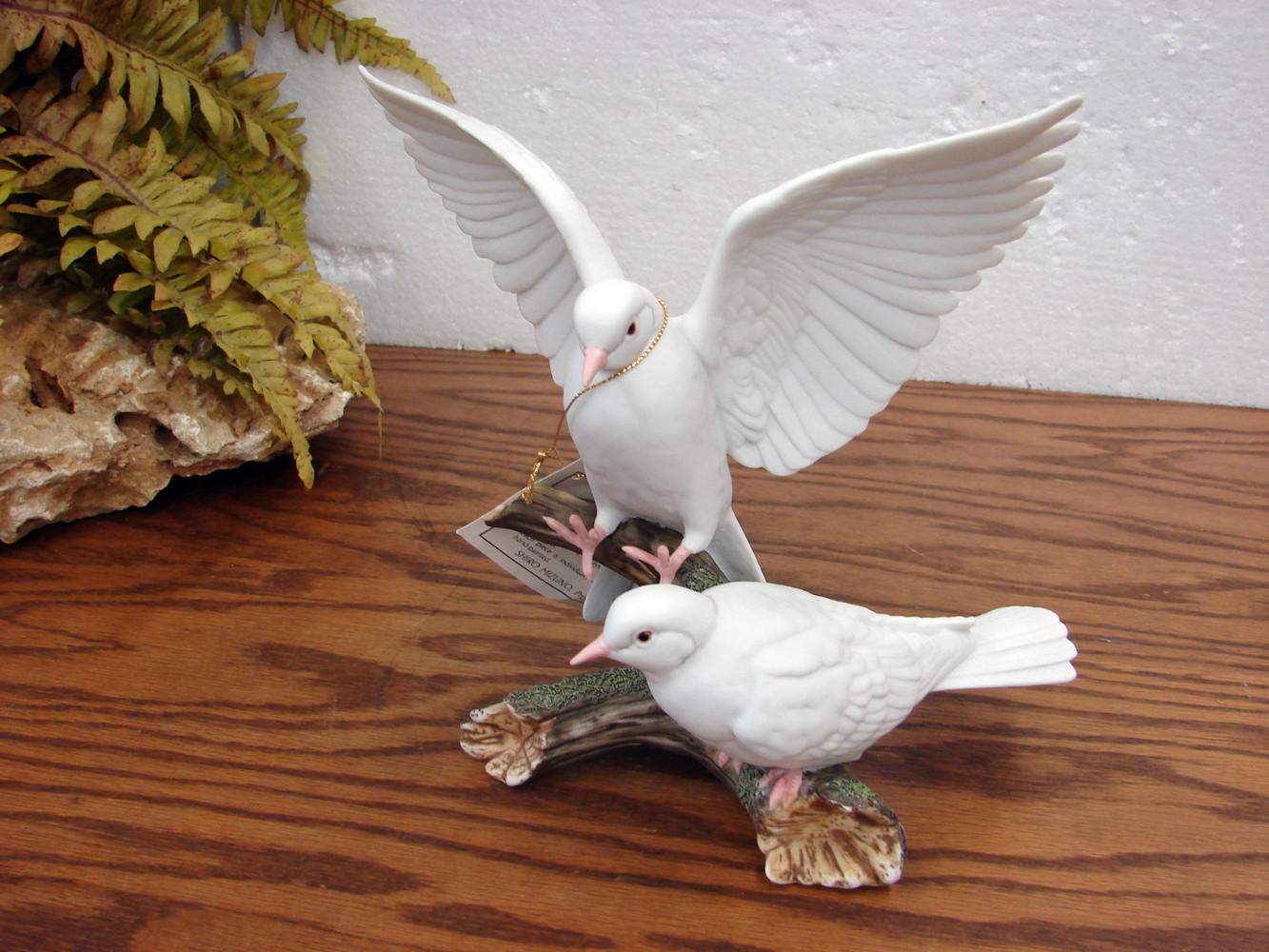 Vintage Masterpiece HomCo White Doves Heavenly Descent Figurine 1985 w/ Box - Image 2