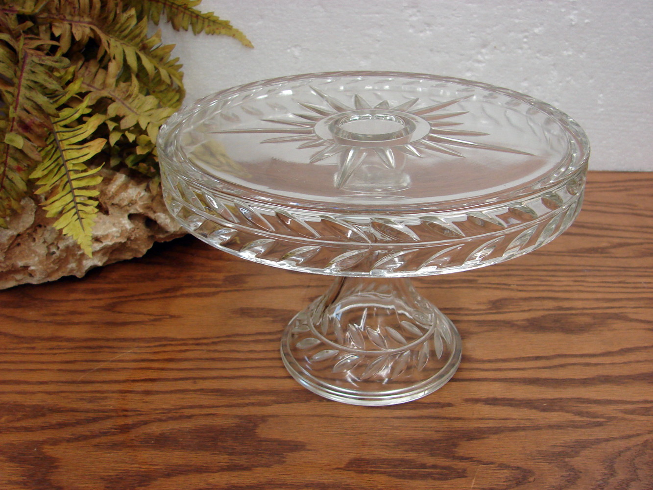 Vintage Clear Indiana Glass Willow Laurel Rum Cake Stand w/ Deep Well