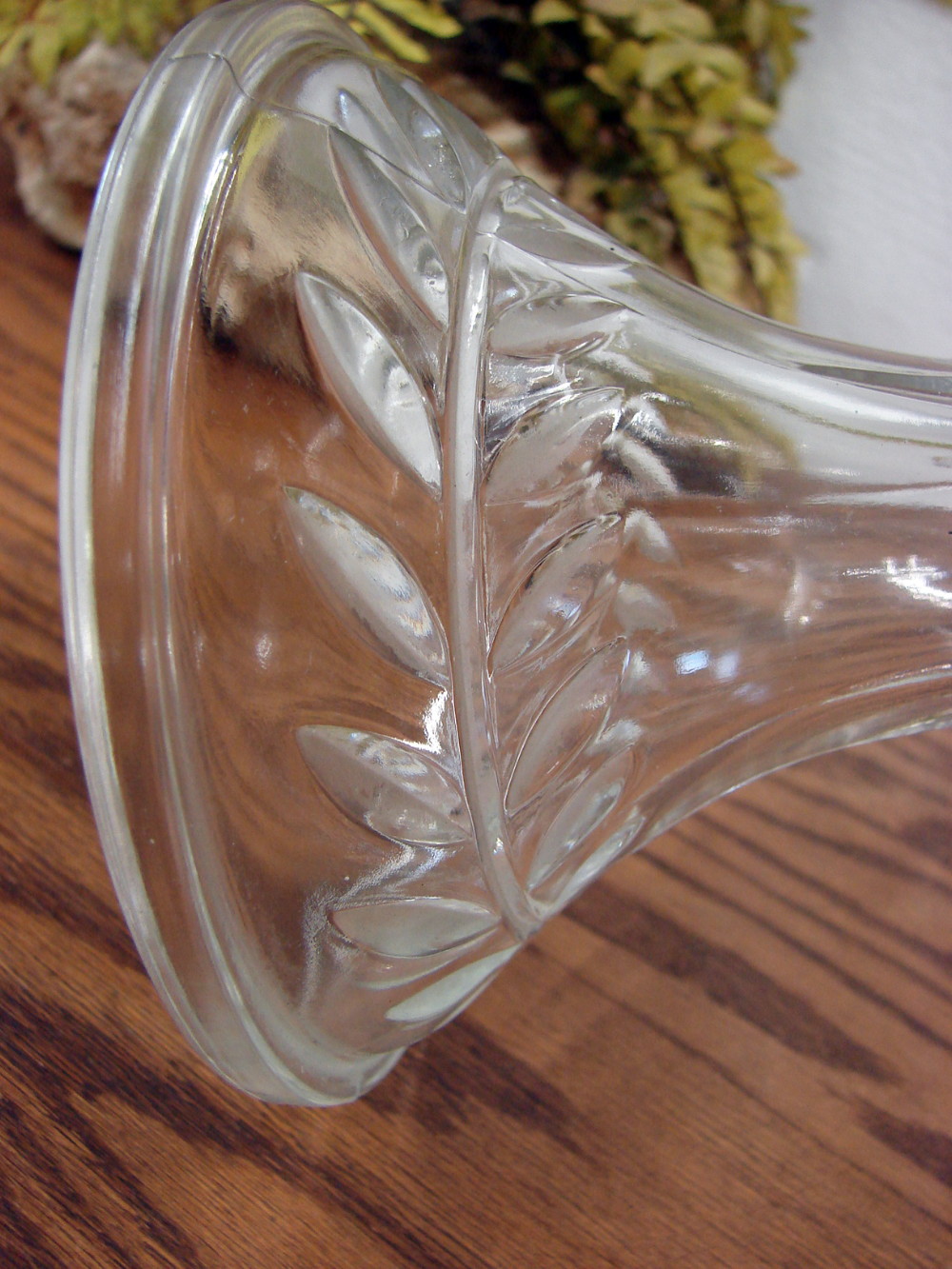 Vintage Clear Indiana Glass Willow Laurel Rum Cake Stand w/ Deep Well - Image 3