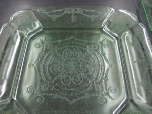 Set/2 Vintage Indiana Glass Green Uranium Lorain Dinner Plates