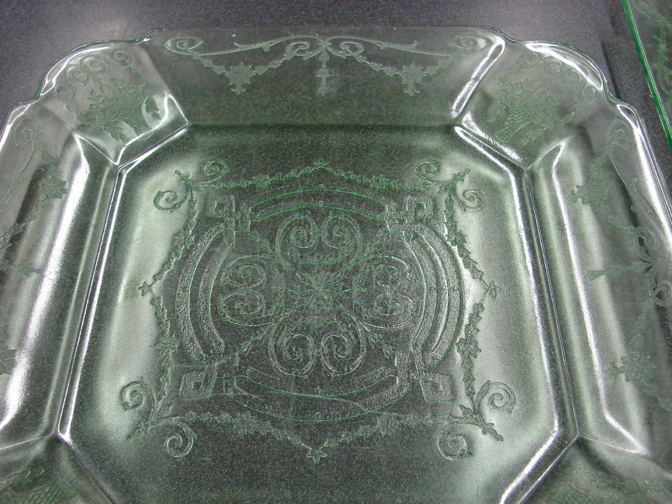 Set/2 Vintage Indiana Glass Green Uranium Lorain Dinner Plates