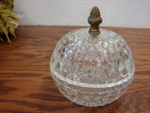 Vintage Indiana Glass Mt Vernon Lidded Candy Box & Cover Dish Acorn Finial