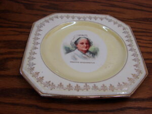 Vintage 22KT Gold Martha Washington's Souvenir Plate from Christy's Monthly Waupaca WI