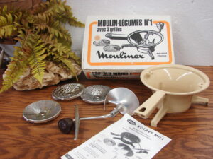 Vintage Like New Moulin-Legumes No 1 Hand Crank Vegetable Puree Rotary Mill in Box 1987
