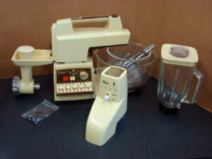 Oster Imperial Kitchen Center Stand Mixer w/ Bowls Meat Grinder Blender Icer Crusher Tested