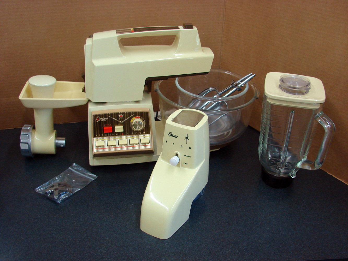 Oster Imperial Kitchen Center Stand Mixer w/ Bowls Meat Grinder Blender Icer Crusher Tested