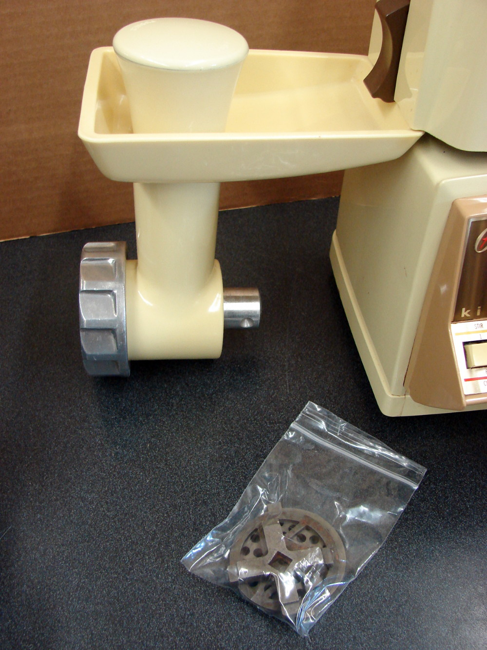 Oster Imperial Kitchen Center Stand Mixer w/ Bowls Meat Grinder Blender Icer Crusher Tested - Image 2