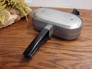 Vintage C. Palmer USA Krumkake Baker Electric Belgian Waffle Pizzelle Maker Tested Working