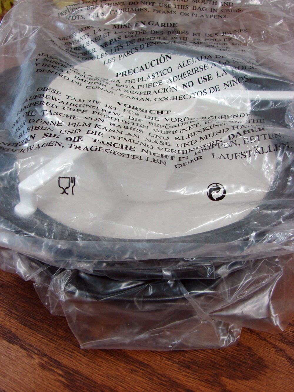 Brand New #9611 Pampered Chef Set/3 Round 9" Inside Cake Pans w/ Checkerboard Insert - Image 3