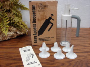 Pampered Chef Easy Accent Decorator Kit #1775 Icing Frosting Deviled Eggs Cookies Cakes