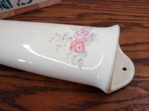 Vintage Pfaltzgraff Floral Trousseau Wall Pocket Vase Garden Collection w/ Box