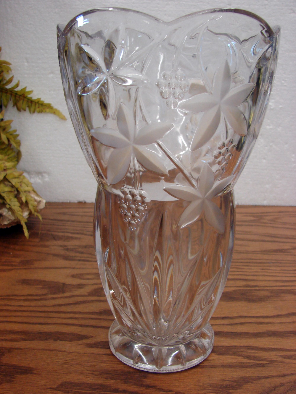 Retired Mikasa Garden Terrace Heavy Crystal Peony Rose Flower Embossed Vase 10"