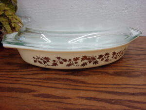Vintage PYREX Gold Acorn Oak Leaf Vine #053 Oval Open Baker Casserole 1 1/2 Quart w/ Lid