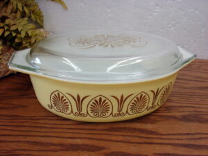 Vintage PYREX Golden Classic #045 Oval Casserole 2 1/2 Quart w/ Lid Promotional