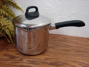 Vintage Double Spout Stainless Steel Revere Ware 3 1/2 qt Sauce Pan w/ Strainer Lid